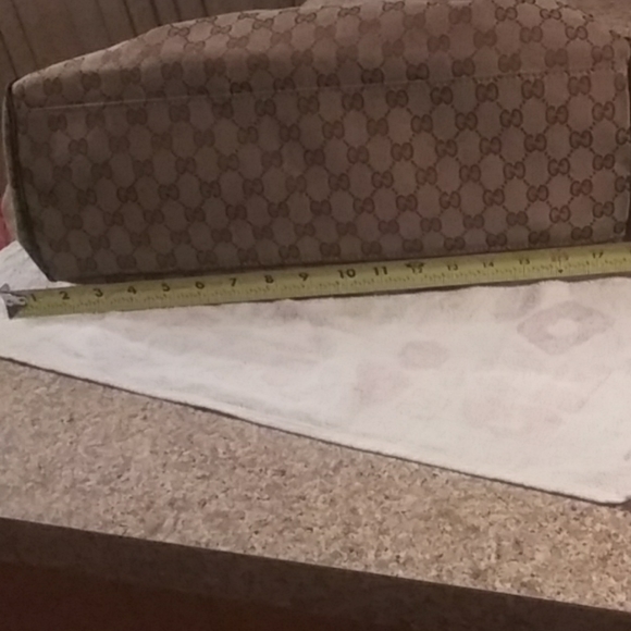 Authentic GUCCI PURSE - Picture 8 of 8